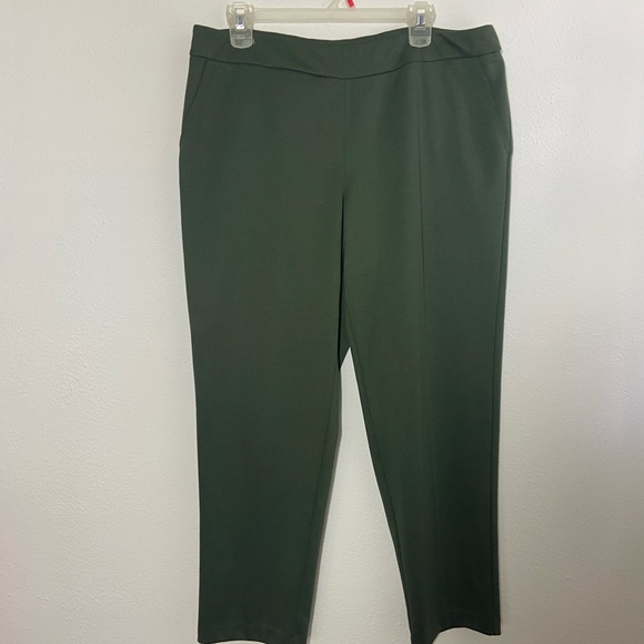 Southern Lady Sz 14 Petite Hunter Green Pants Pull On WIth Faux Pockets - Picture 3 of 15